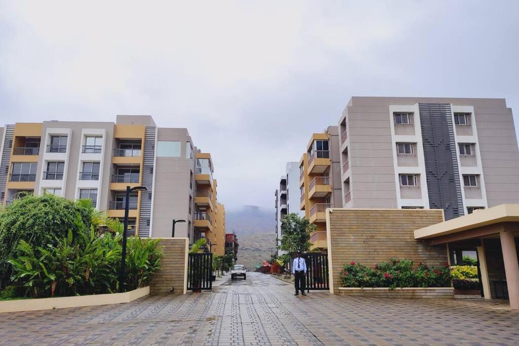 Cozy Near Bhavali Dam *